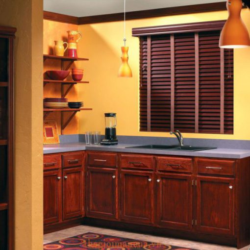 Rèm sáo gỗ ngang che nắng cửa sổ phòng bếp