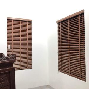 Rèm cửa sổ bằng gỗ tự nhiên phong cách hiện đại
