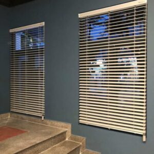 Rèm cửa gỗ tạo cảm giác gần gũi thiên nhiên