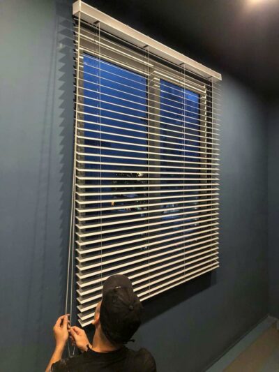 Rèm cửa gỗ tự nhiên phong cách sang trọng cổ điển