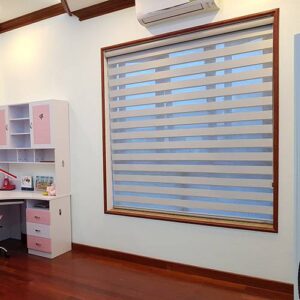 Rèm cuốn cầu vồng màu trắng được nhiều gia chủ lựa chọn